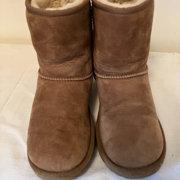 uggs - Picture 3 of 4